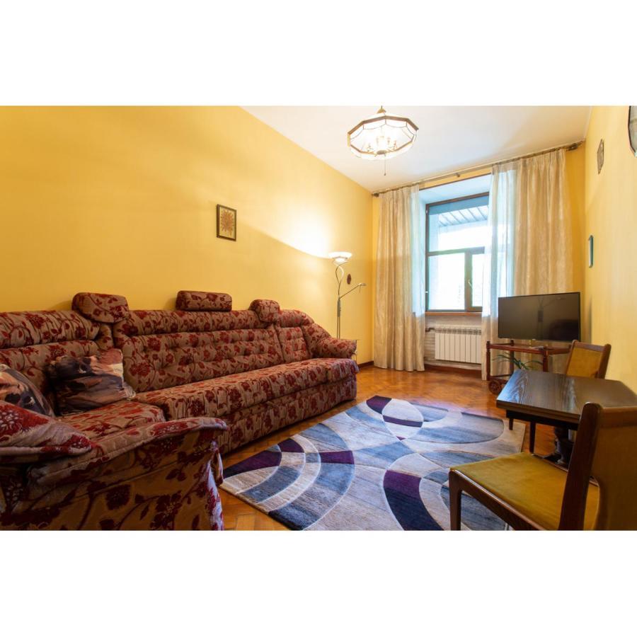 Cozy Apartment On Nezalezhnosti Avenue Charkiv Esterno foto