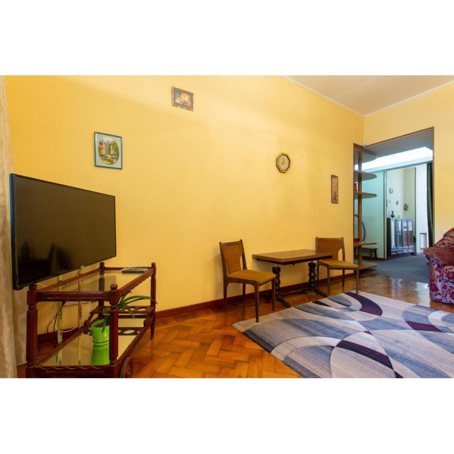 Cozy Apartment On Nezalezhnosti Avenue Charkiv Esterno foto